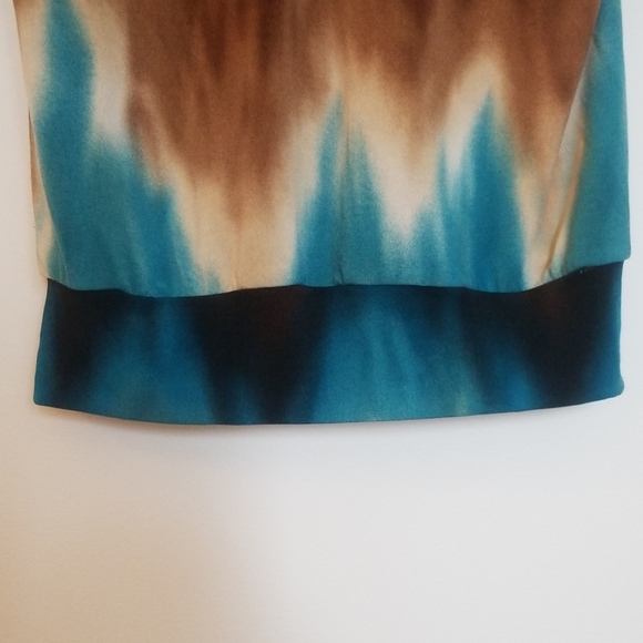 Tie-dye crochet v-neck top - Picture 2 of 7